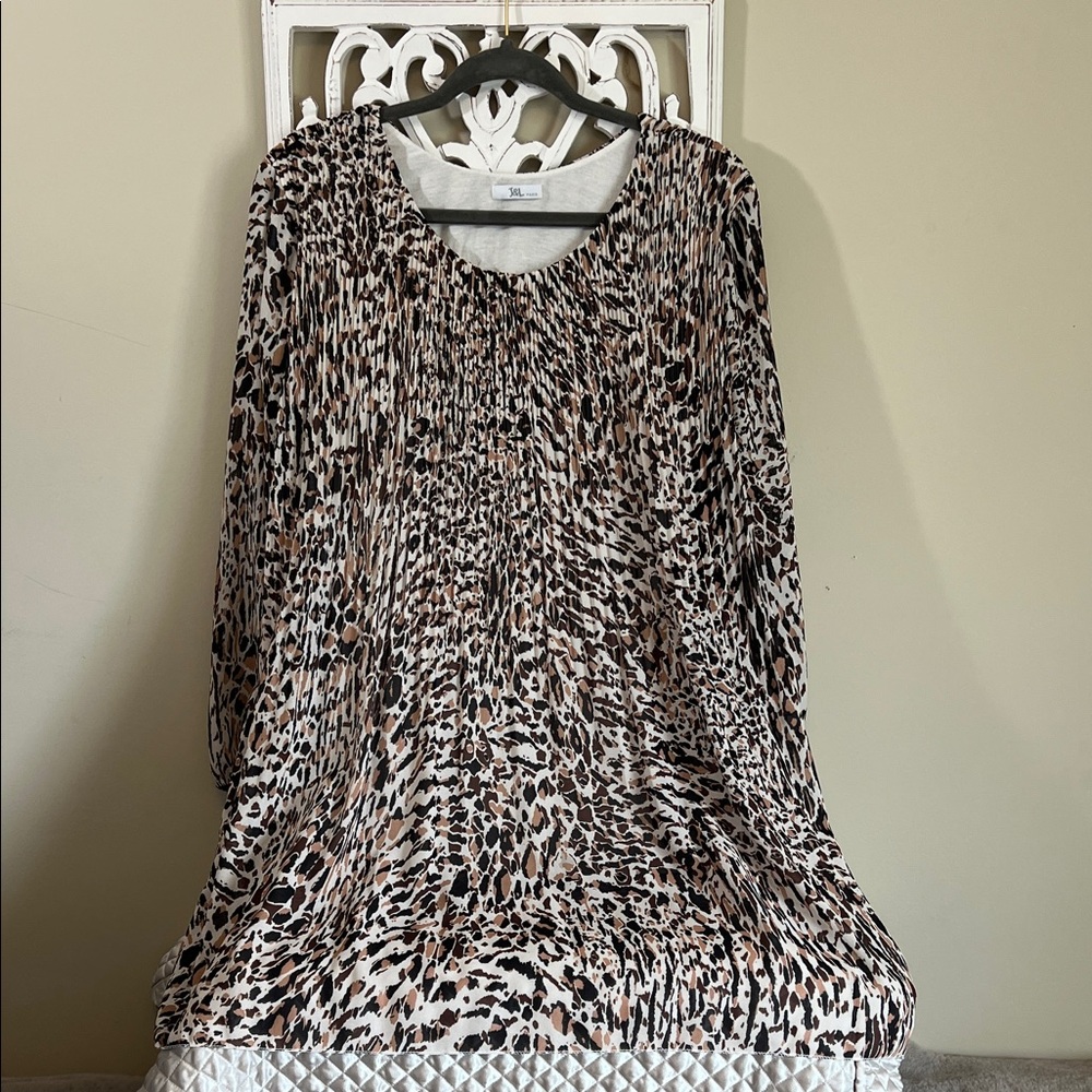 Elegant Leopard Print Tunic - Black and Brown